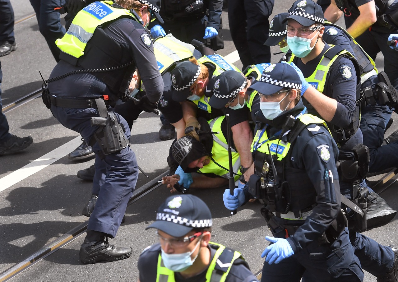 australia-reprime-y-captura-manifestantes-tras-protestas